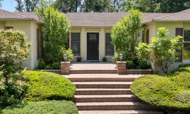 Moving to Dix Hills NY: A Buyer’s Guide for 2026