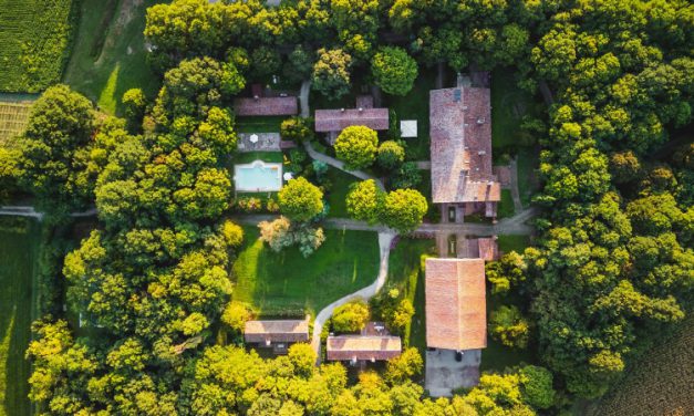Moving to Old Brookville: What Buyers Should Know Before Relocating