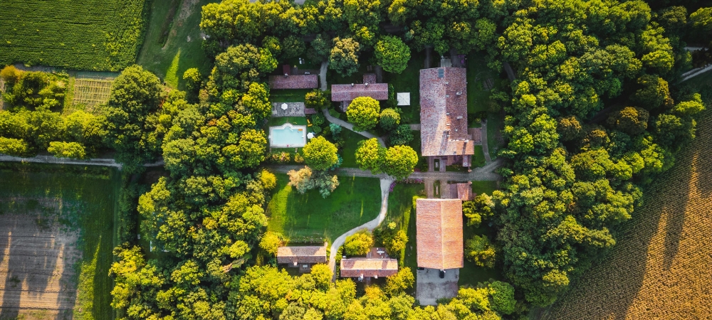 Moving to Old Brookville: What Buyers Should Know Before Relocating