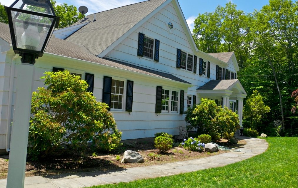 Buying a Home in Old Brookville: What Buyers Should Know Before Making a Move