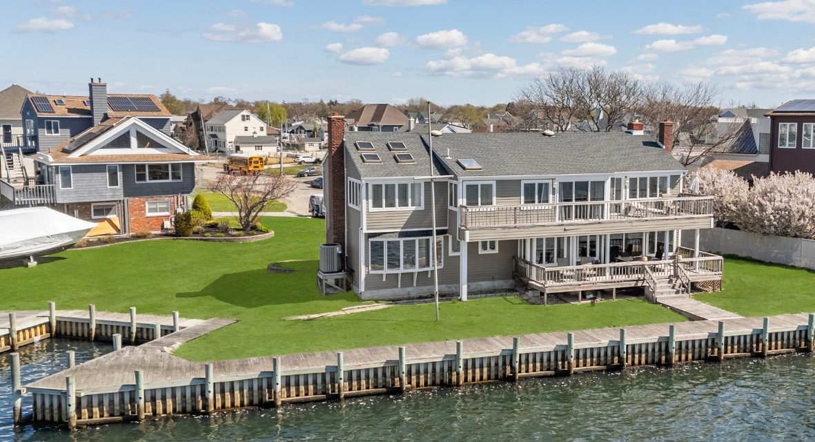 Buying a Home in West Islip